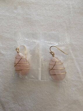 Tear Drop Rose quartz Earrings